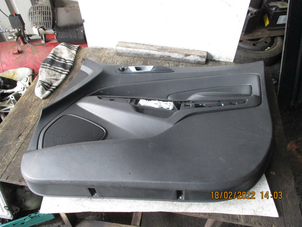 FORD ECOSPORT 2016 OSF DRIVER SIDE FRONT PLASTIC DOOR CARD PANEL TRIM SWITCH