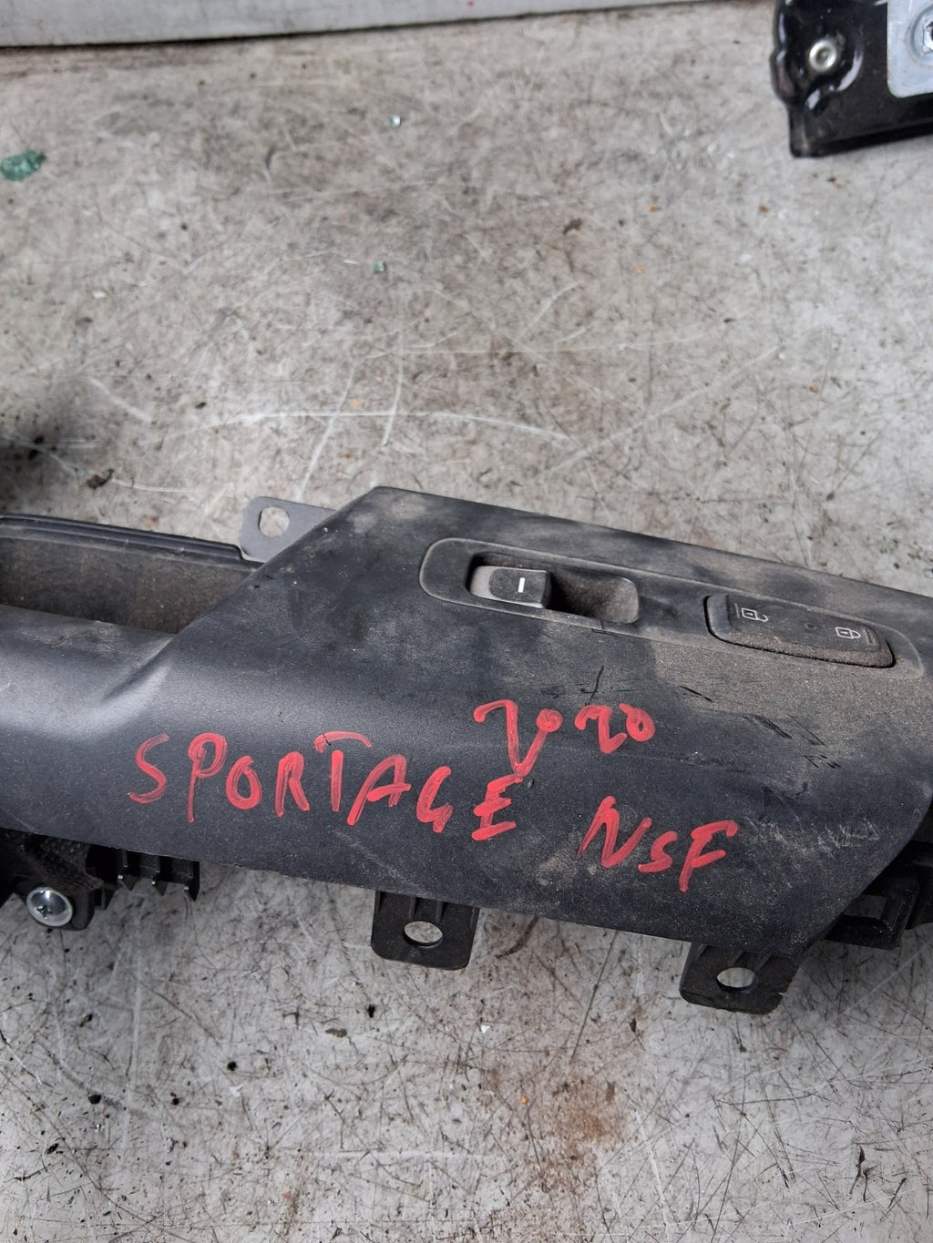 2020 KIA SPORTAGE NS PASSENEGR SIDE REAR WINDOW CONTROL SWITCH  93530F9500