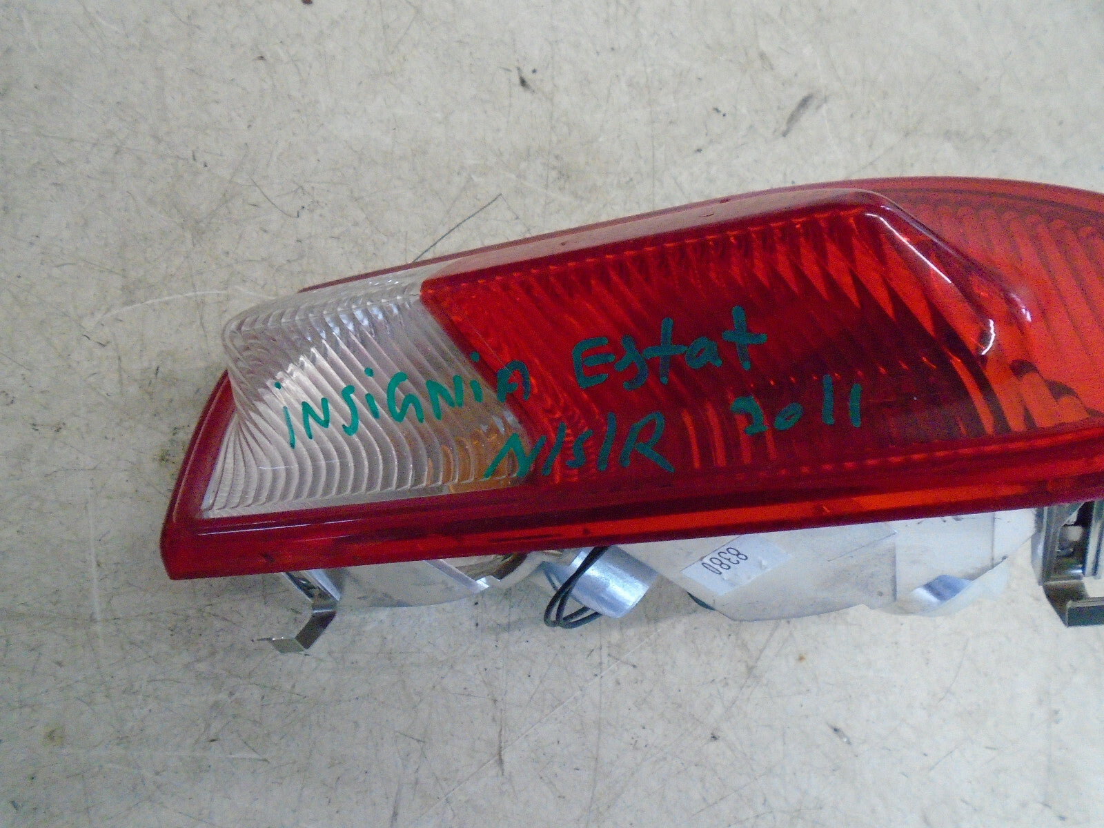 VAUXHALL INSIGNIA MK1 2011 ESTATE NSR PASSENGER REAR INNER TAIL LIGHT 13226854