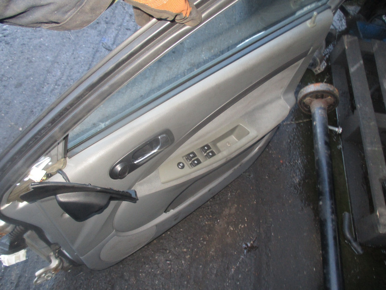 CHEVROLET LACETTI 2006 OSF DRIVER SIDE FRONT DOOR COMPLETE SILVER