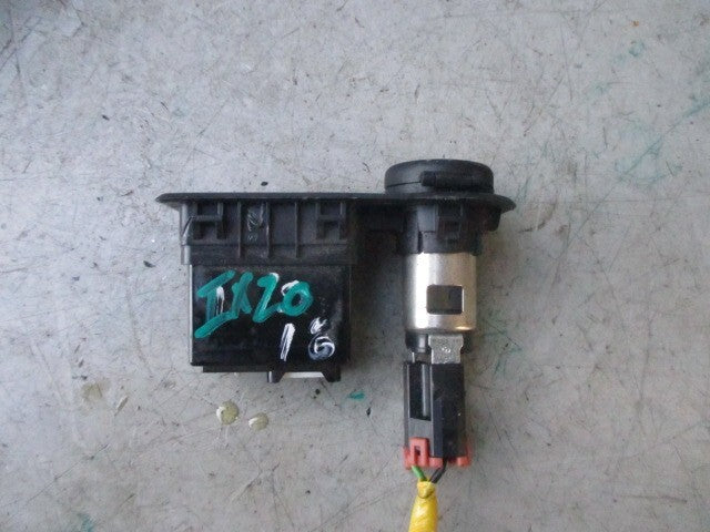 2018 HYUNDAI IX20 CIGRATTE LIGHTER AUX USB PORT