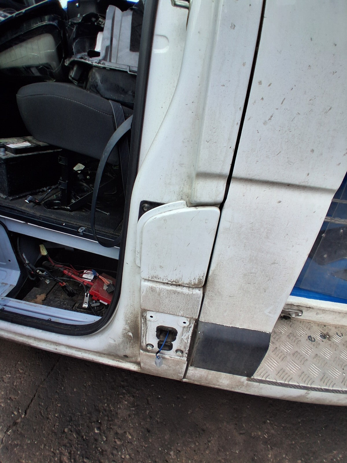 2024 NISSAN INTERSTAR RENAULT MASTER MK3 FUEL FILLER FLAP WHITE