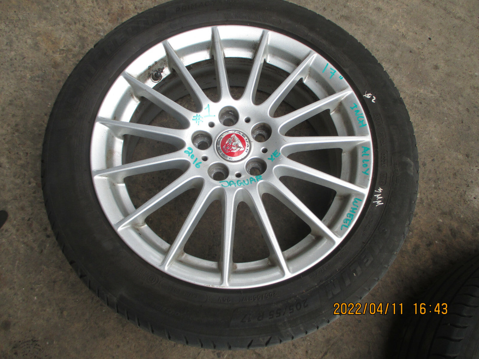 JAGUAR XE 2016 17 INCH SINGLE ALLOY WHEEL WITH TYRE 205/55R17 REF 1