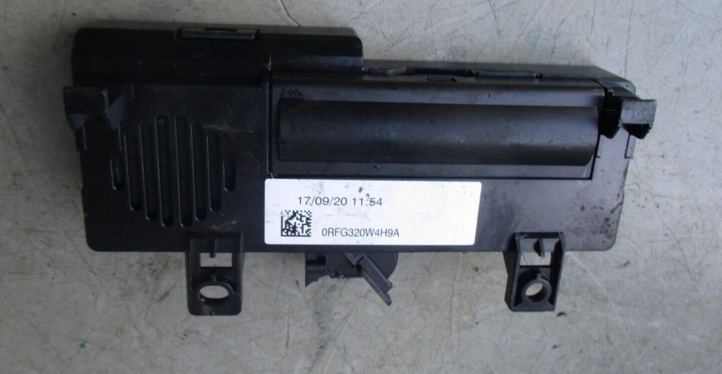 VAUXHALL CORSA F BLUETOOTH CONTROL MODULE 9831611580