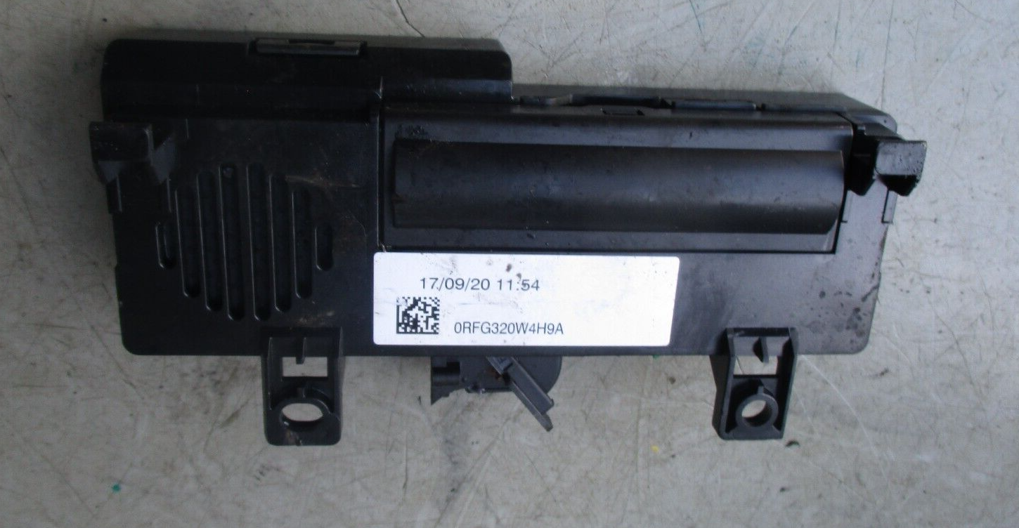 VAUXHALL CORSA F BLUETOOTH CONTROL MODULE 9831611580
