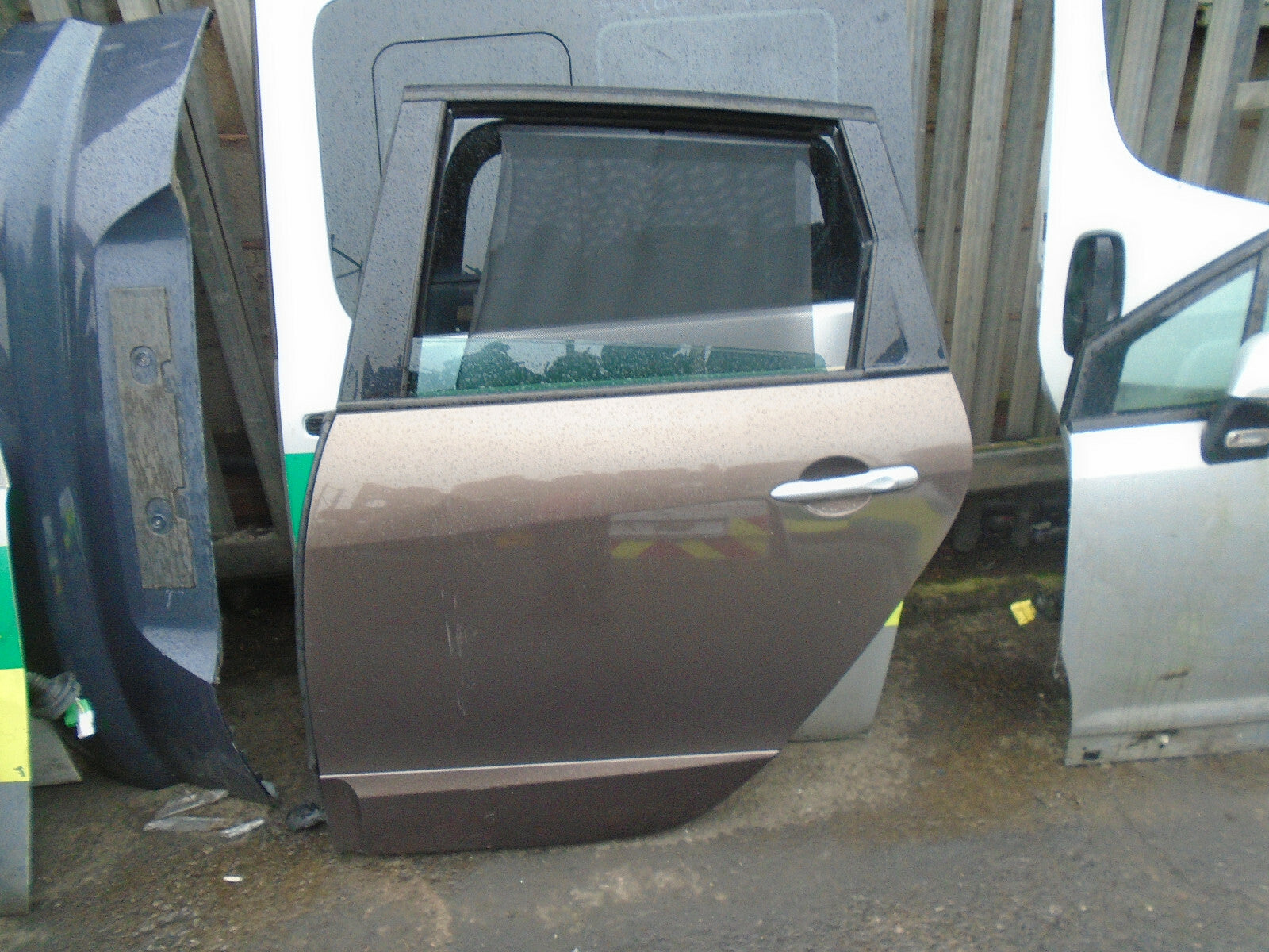 RENAULT SCENIC MK3 2012 NSR PASSENGER SIDE REAR COMPLETE DOOR SHELL BRONZE
