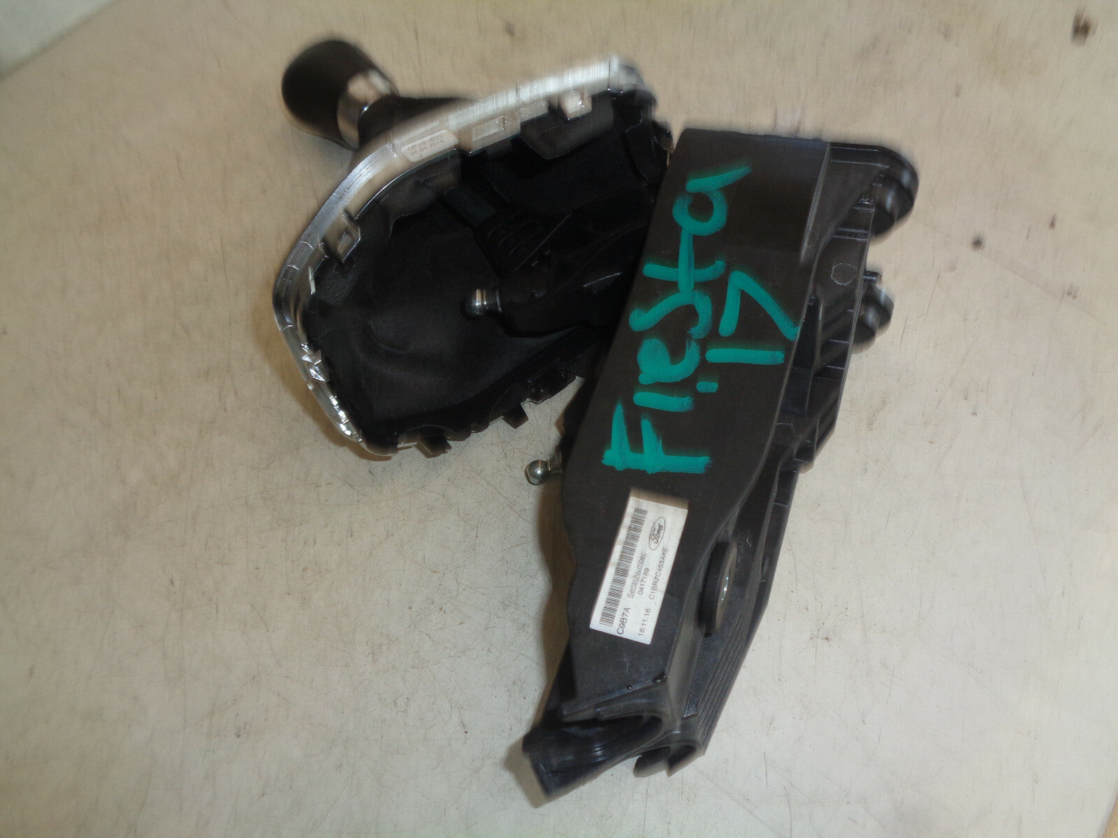 FORD FIESTA MK7 2017 5 SPEED MANUAL GEARSTICK GEAR SHIFTER C1BR7C453AKE