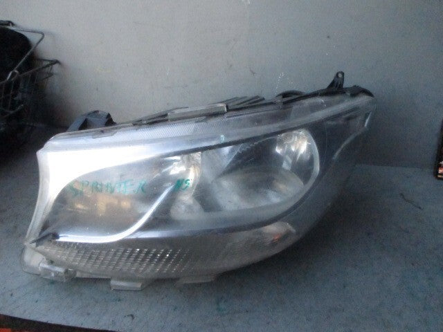 MERCEDES SPRINTER W907 NS PASSENGER HEADLIGHT BROKEN SPARES/REPAIR A9109060200