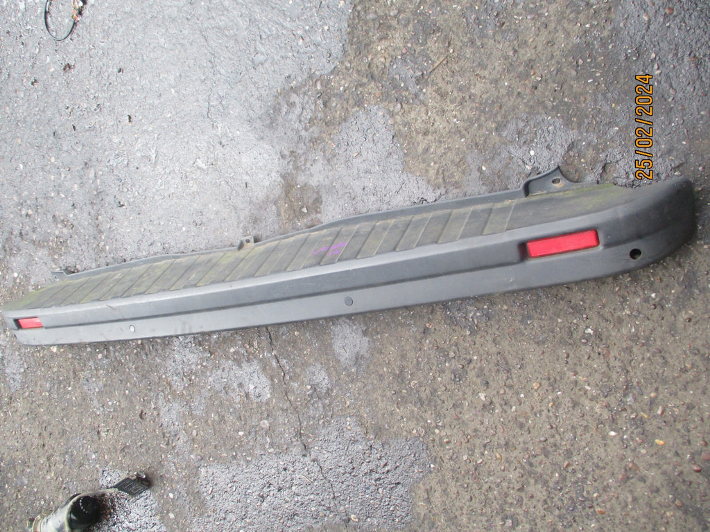 VAUXHALL VIVARO X82 MK2 2017 REAR MIDDLE BUMPER & REFLECTOR WITH SENSORS