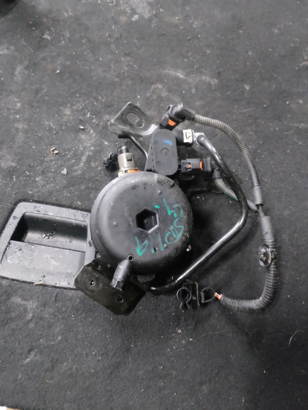 CITROEN C5 AIRCROSS 2019 DIESEL FUEL TANK FILTER HOUSING 9816847180
