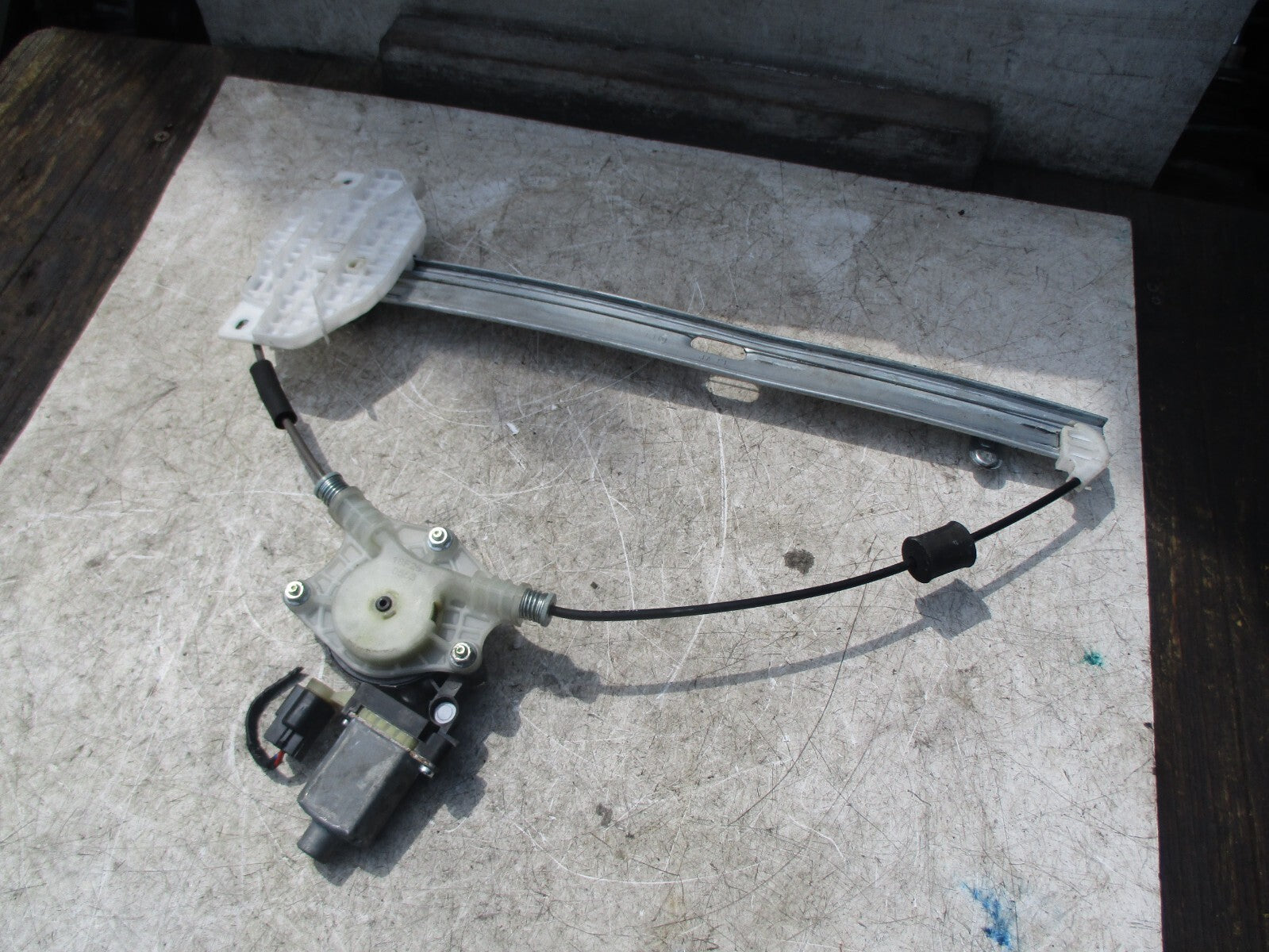 KIA PICANTO MK3 2018 NSF PASSENGER SIDE FRONT WINDOW MOTOR REGULATOR 82450G6000