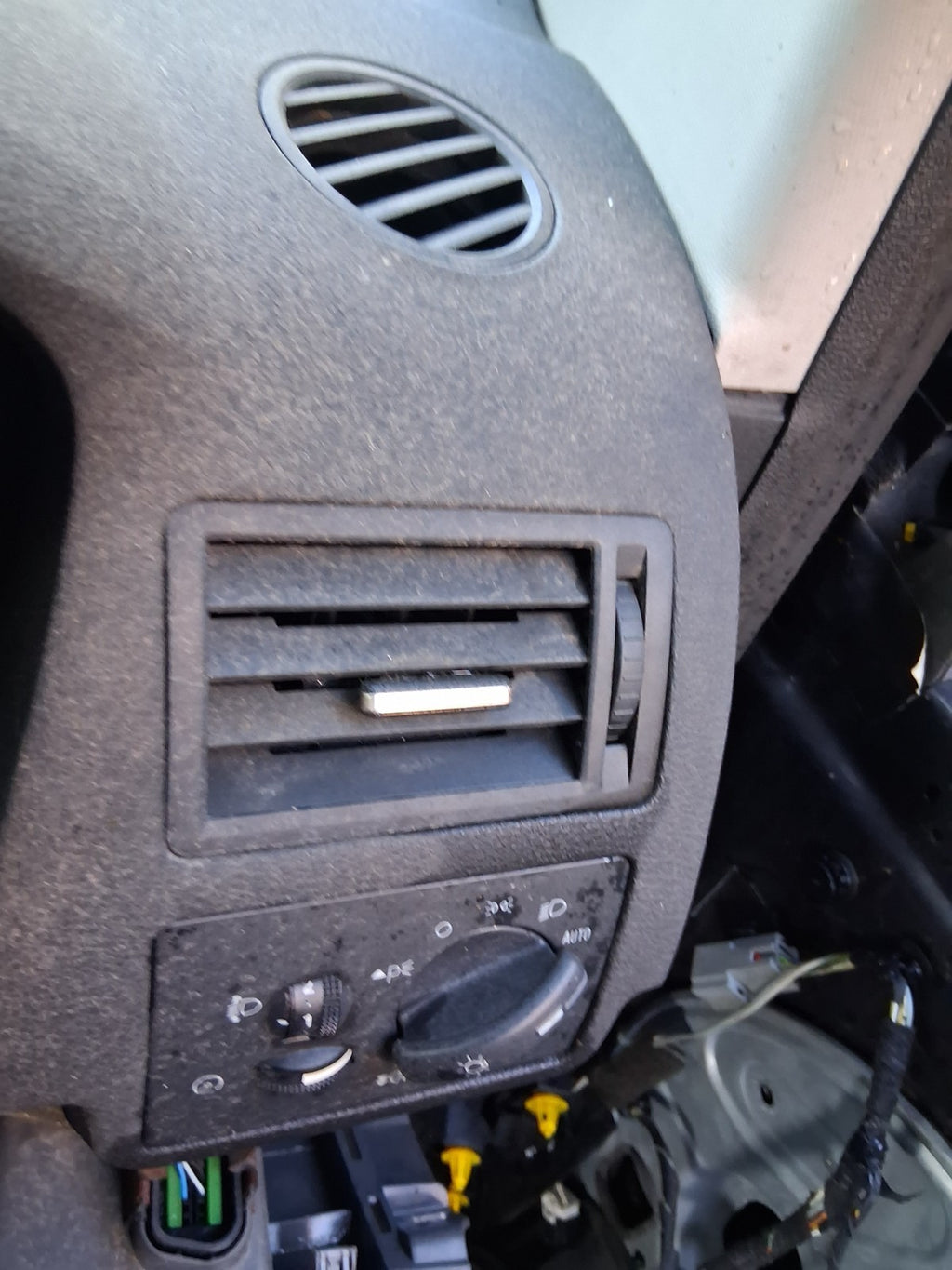 2009 FORD KUGA MK1 OSF DRIVER SIDE FRONT RIGHT AIR VENT