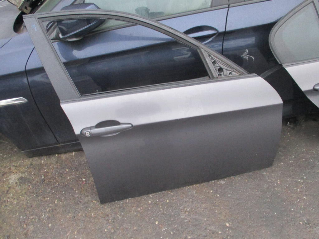 2009 BMW 3 SERIES E90 OSF DRIVER SIDE FRONT COMPLETE DOOR GREY
