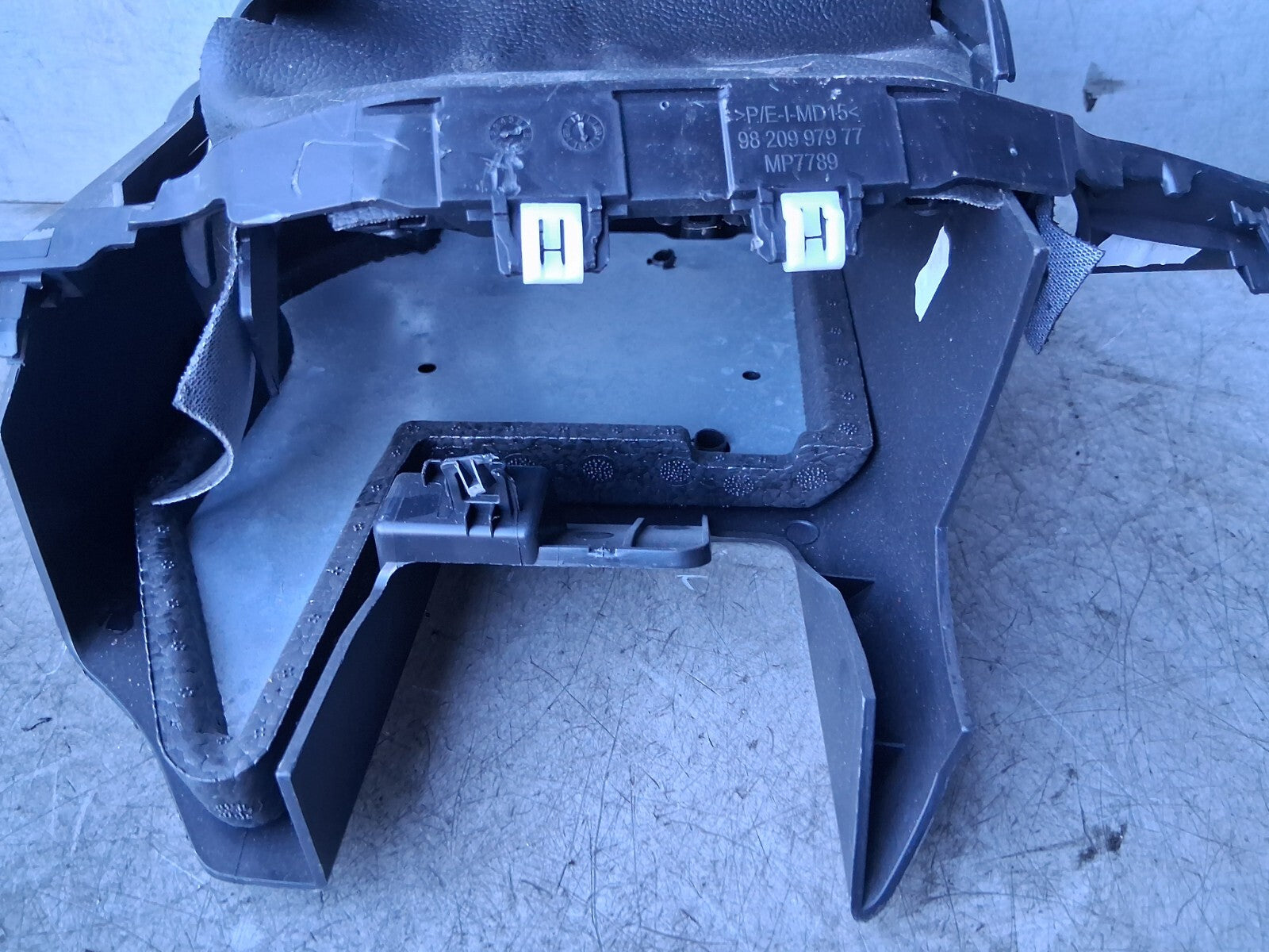 2023 CITROEN BERLINGO MK3 STEERING WHEEL SURROUND TRIM COVER 9820997977