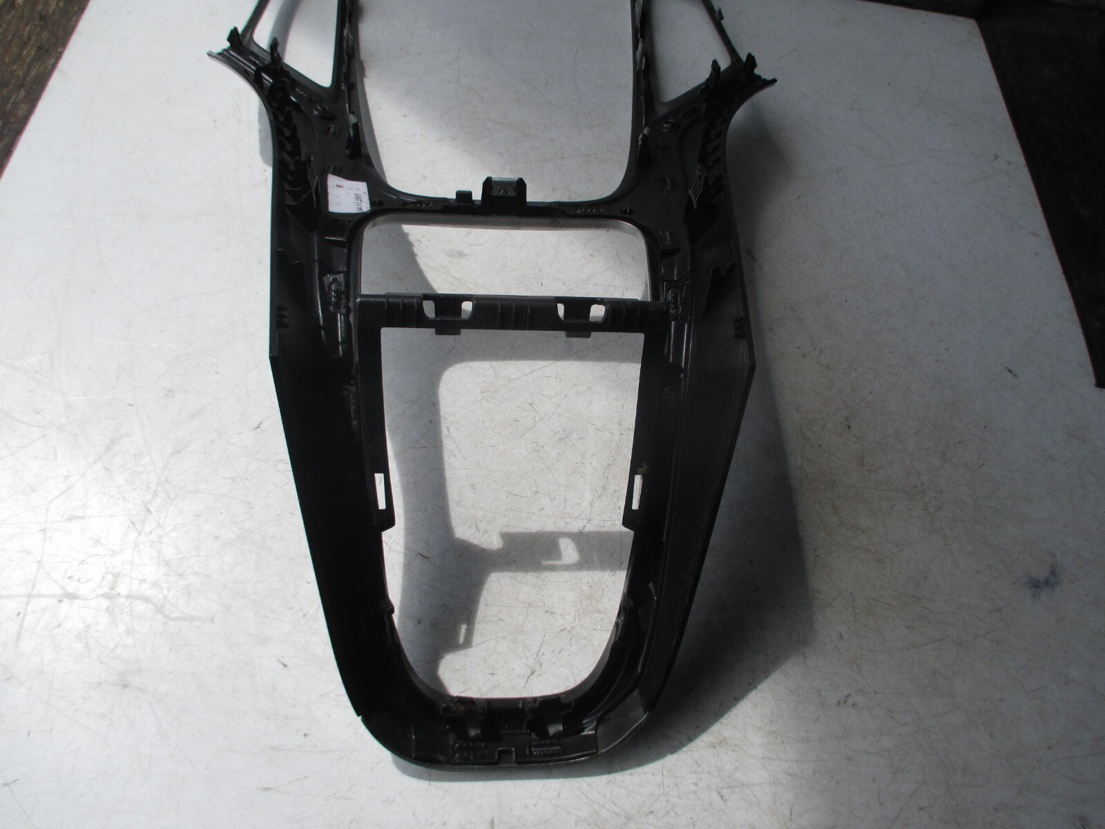 VAUXHALL ASTRA J MK6 2012 GEARSTICK SURROUND BEZEL TRIM SILVER BLACK 13349237