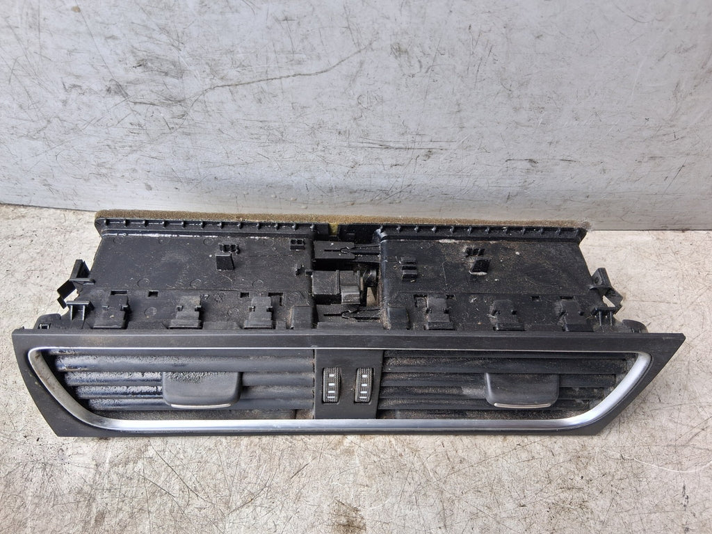 2011 AUDI A4 CENTRE DASHBOARD FRONT AIRVENT 8T2820951B