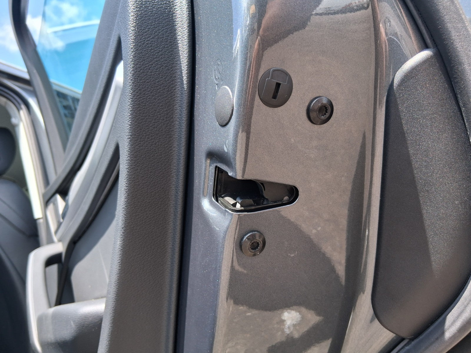 2019 AUDI Q5 ESTATE FY OSR DRIVER SIDE REAR DOOR LOCK MECHANISM