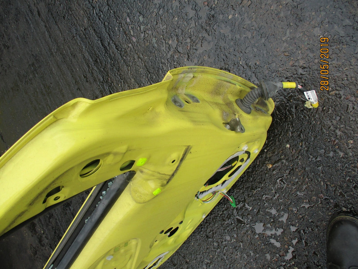 PEUGEOT 107 PRE FACELIFT NSF PASSENGER SIDE FRONT DOOR KBL YELLOW