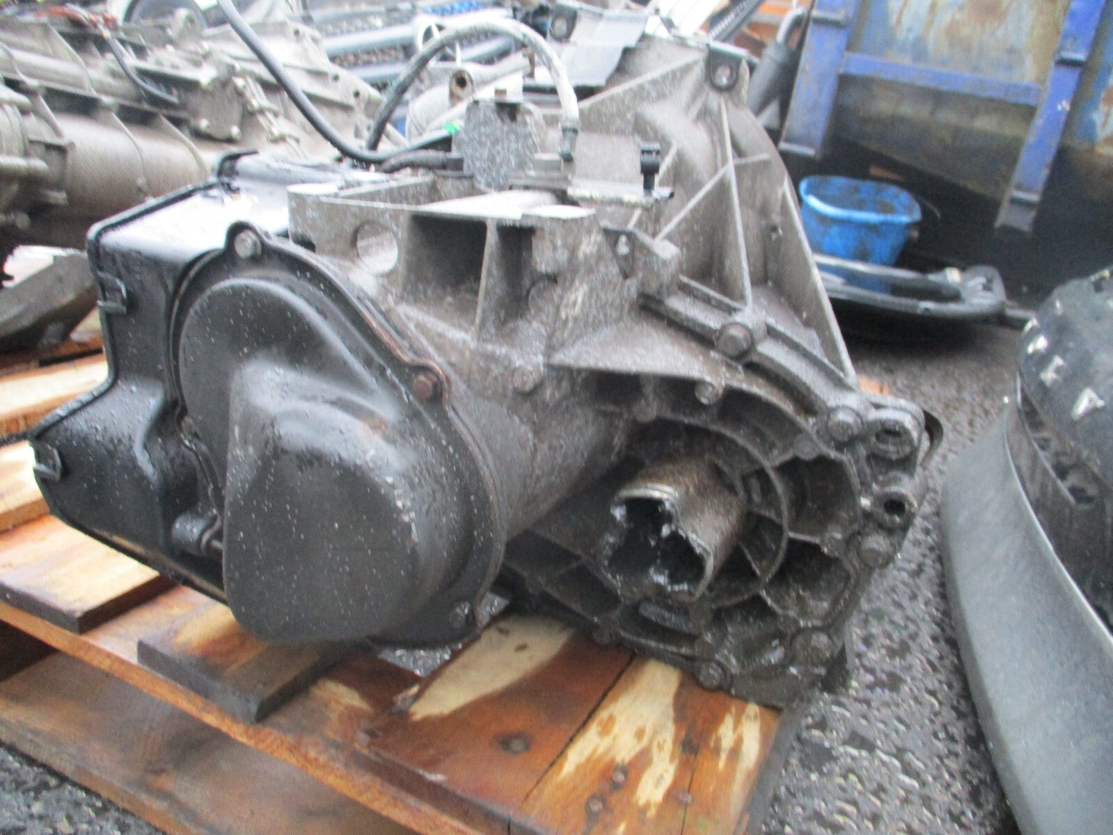 FORD FIESTA MK7 2011 1.25 PETROL 5 SPEED MANUAL GEARBOX 8A6R7002CA