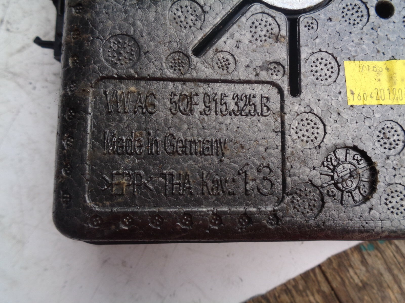 VW VOLKSWAGEN TIGUAN AD MK2 2019 2.0 DIESEL BATTERY TRAY 5qf915325b