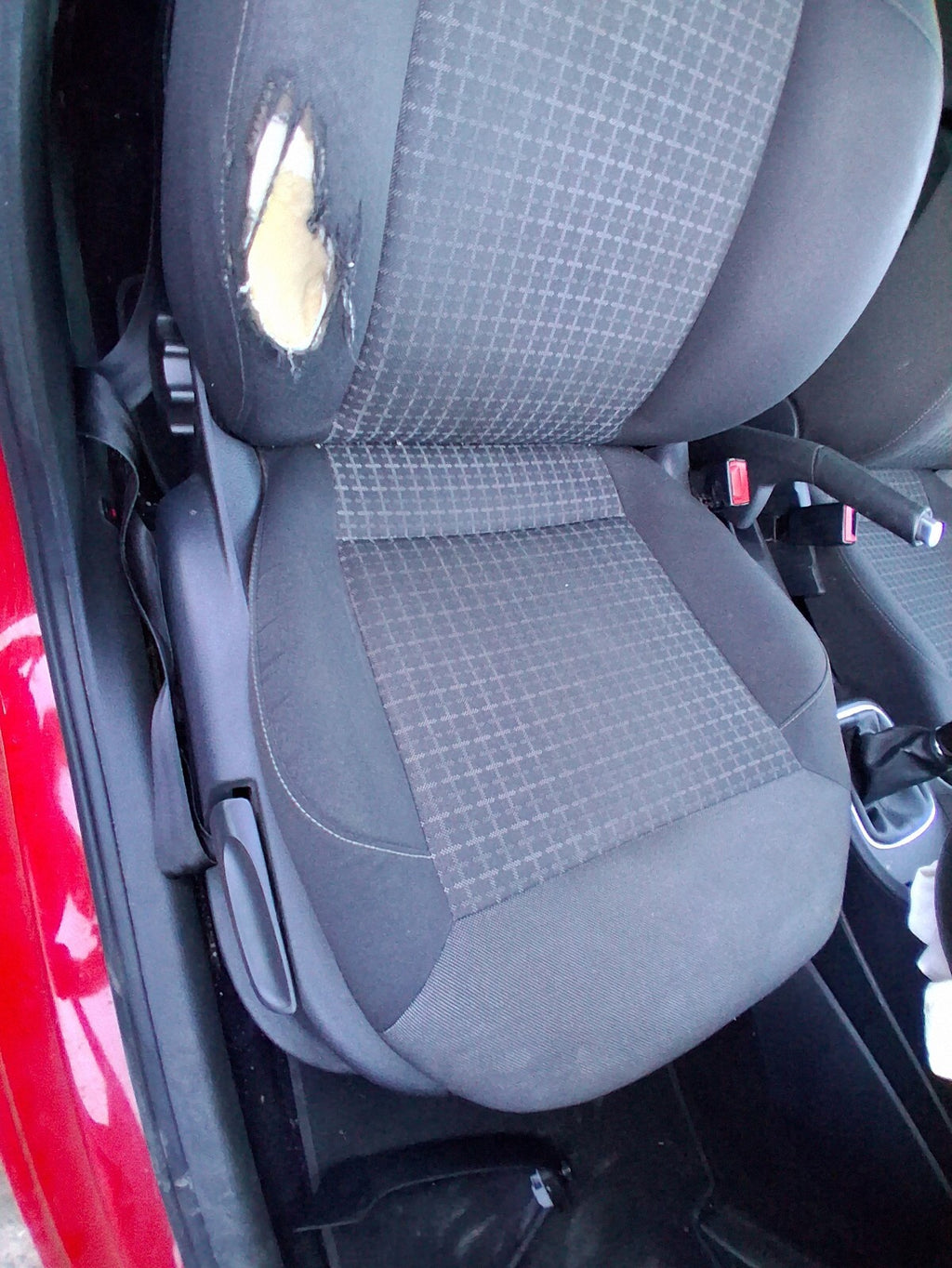 2017 VW VOLKSWAGEN POLO MK5 OSF DRIVER SIDE FRONT RIGHT COMPLETE FABRIC SEAT
