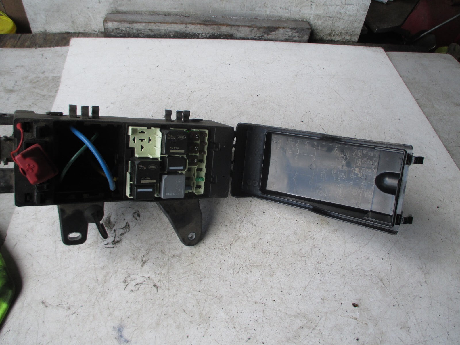 JAGUAR XE 2017 2.0 DIESEL UNDER BONNET FUSE BOX FUSEBOX GX73-14A076-AA