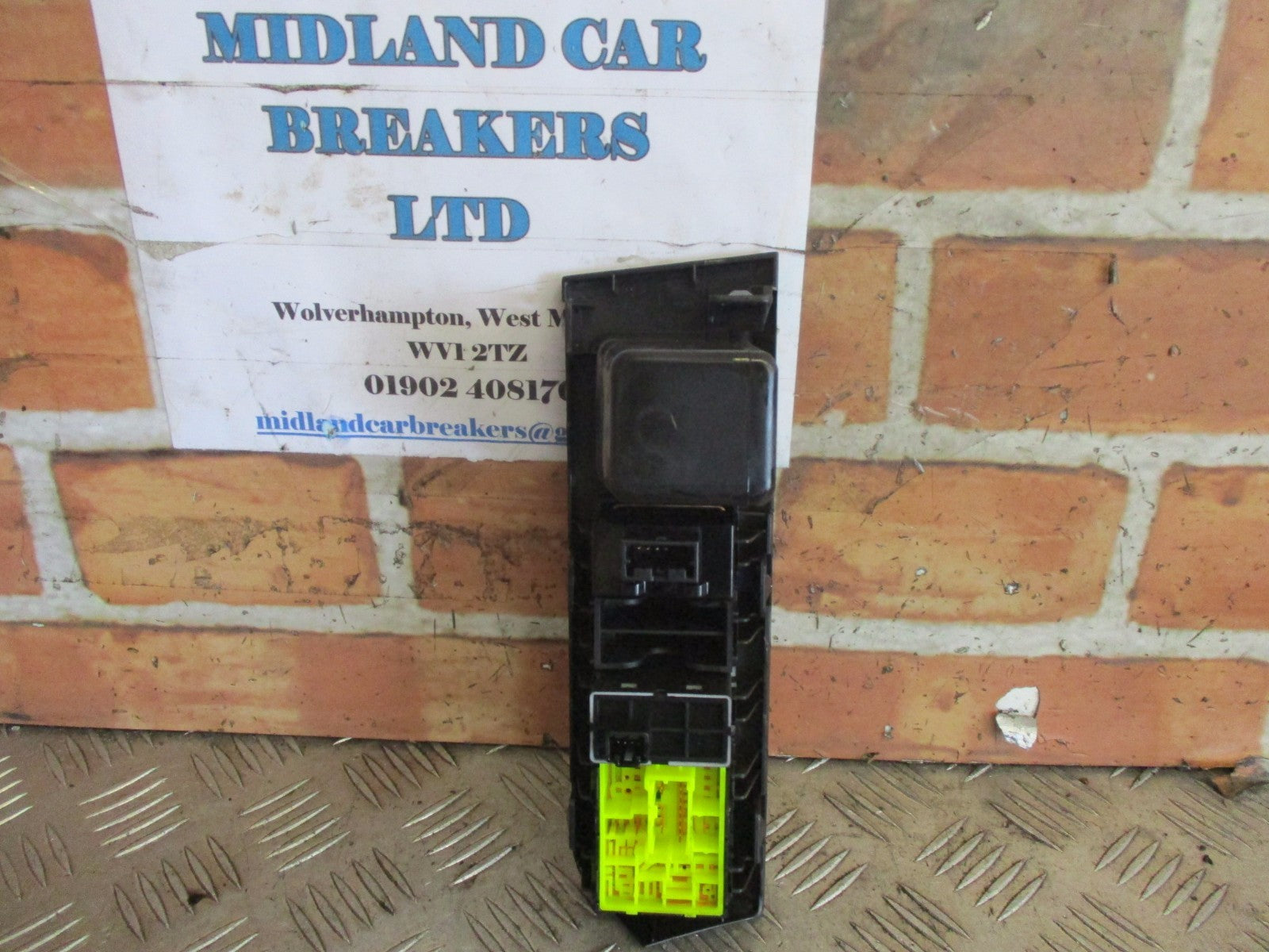 RENAULT SCENIC MK2 2007 FRONT DRIVER SIDE MIRROR ESP SWITCHES CONTROL 684859U000