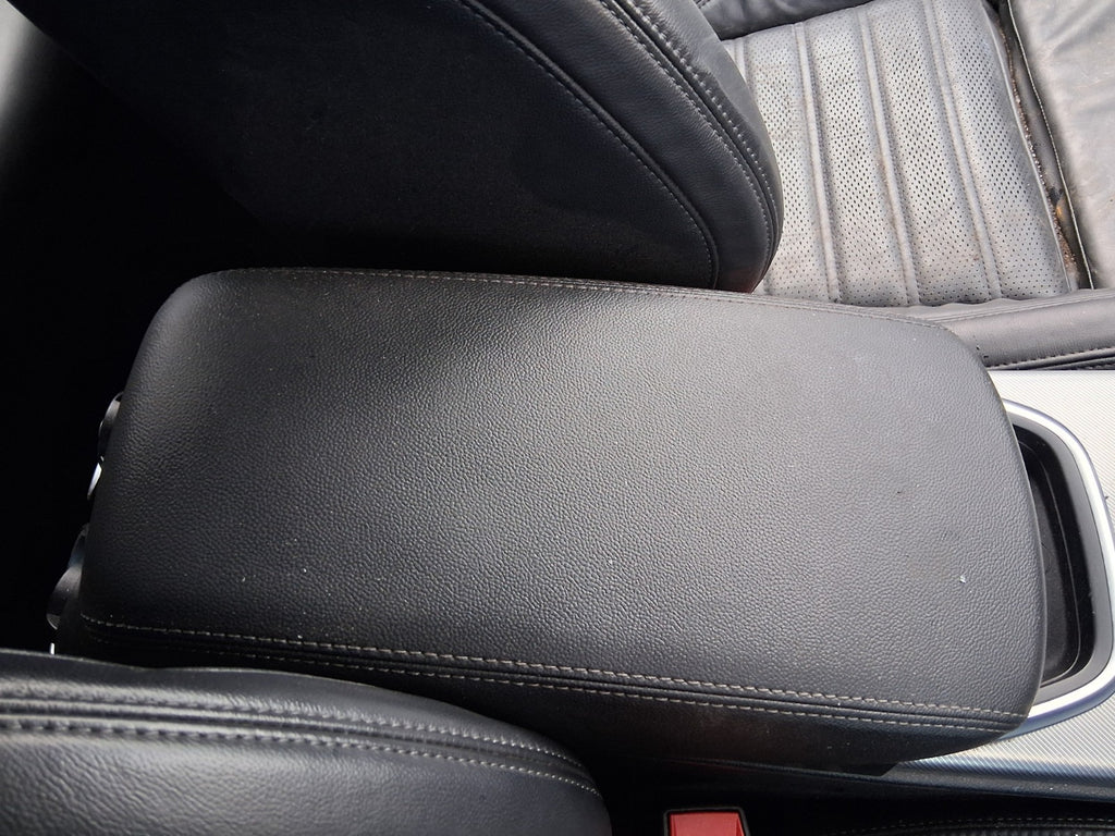2022 ALFA ROMEO STELVIO 949 4Q FRONT CENTRE CONSOLE BLACK LEATHER ARM REST