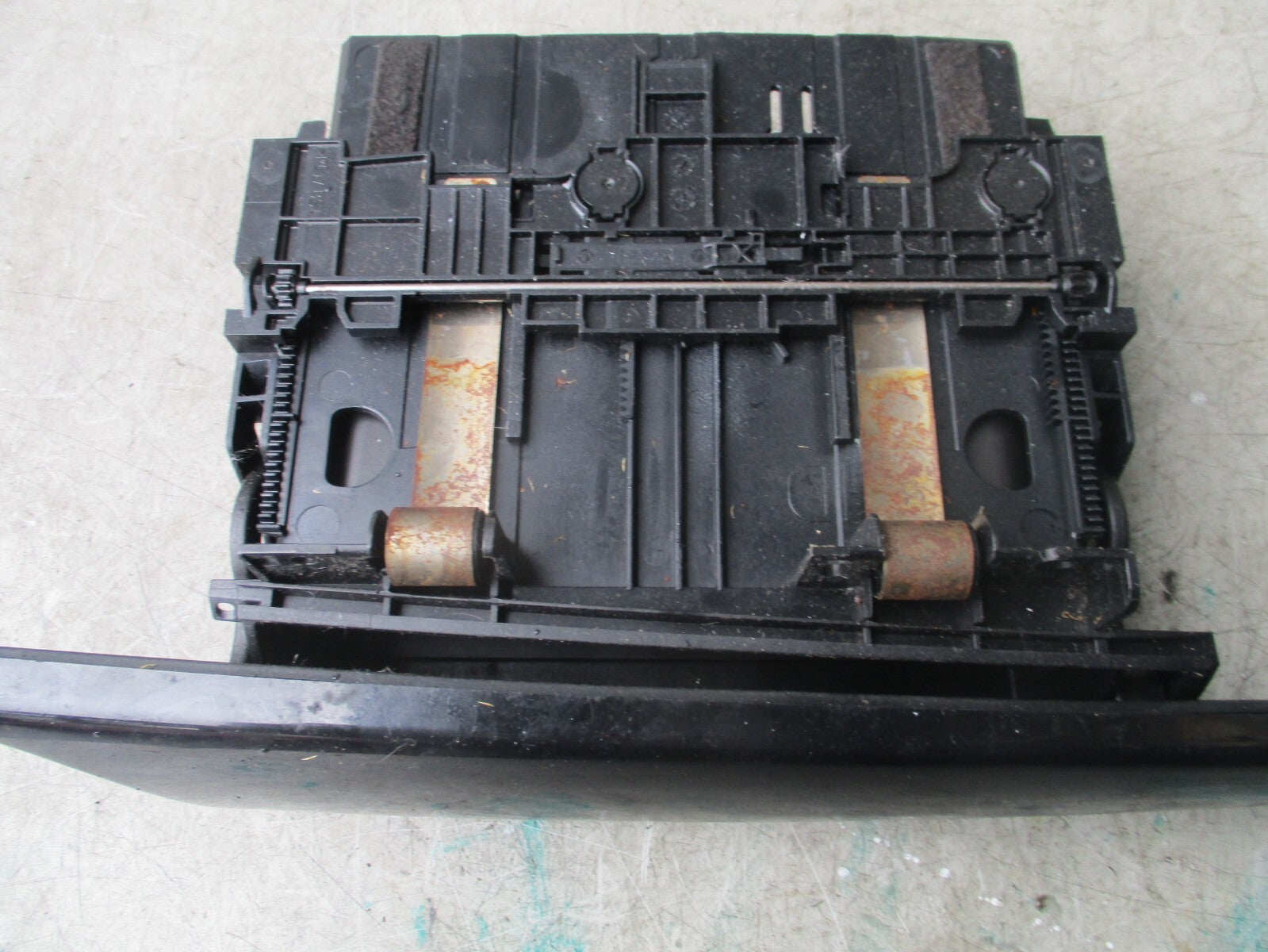 2010 MINI COOPER TRIM COVER 122737