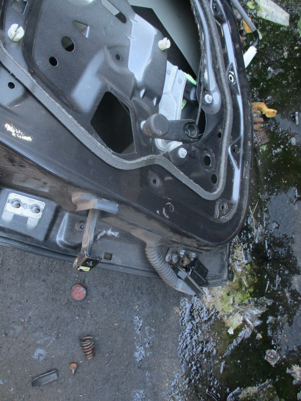 BMW 1 SERIES E87 2006 BARE OSR DRIVER SIDE REAR DOOR SHELL FRAME GREY