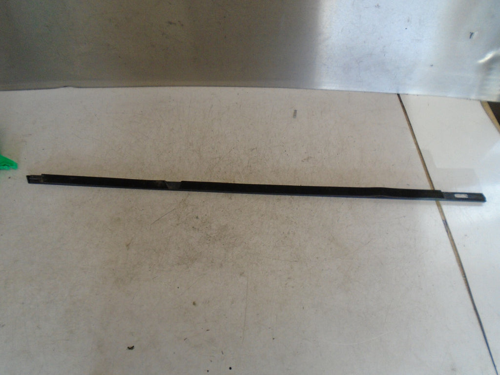 BMW 1 SERIES 2019 F20 NSR REAR PASSENGER SIDE WINDOW TRIM 7403613