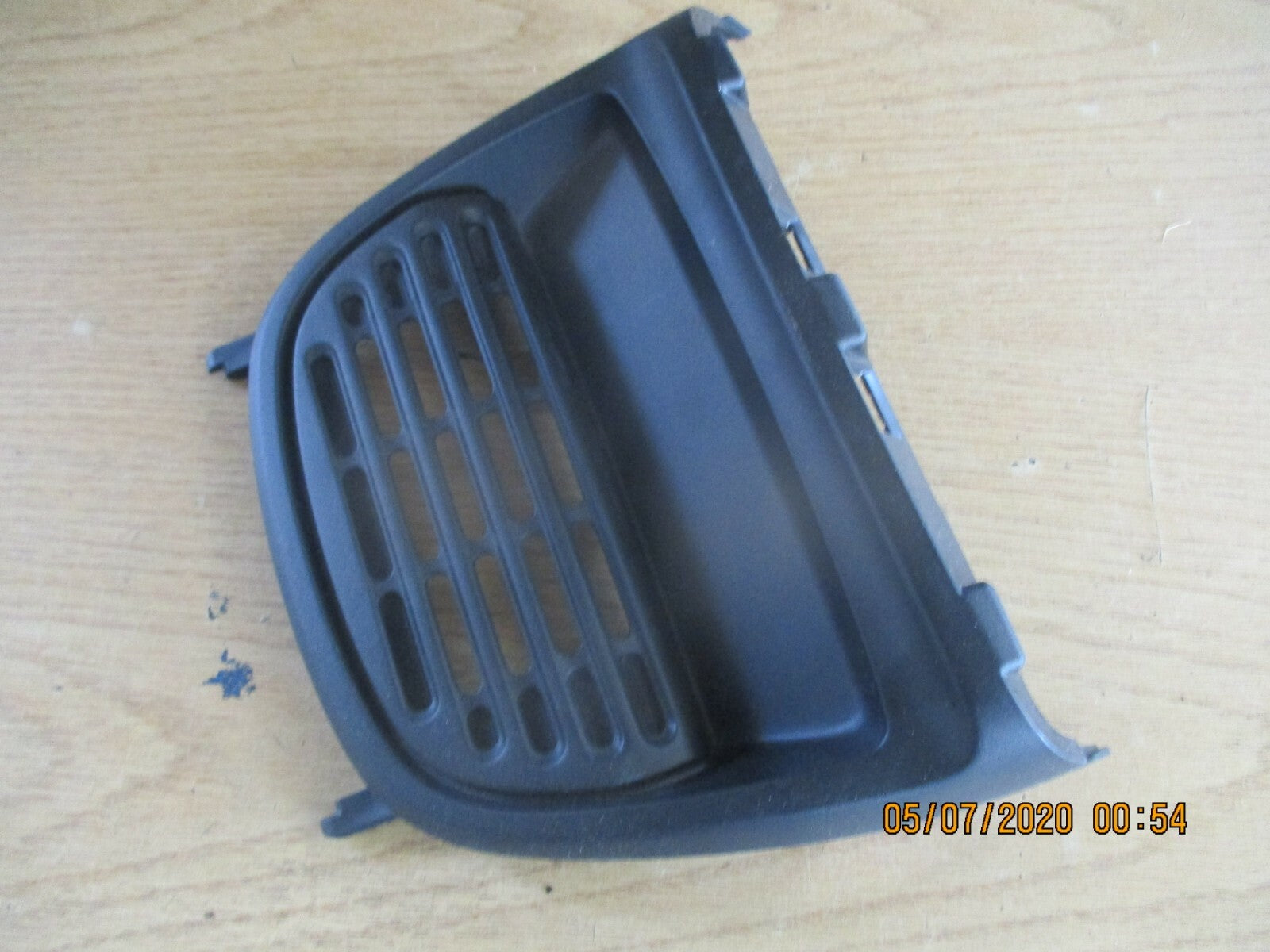 PEUGEOT 108 MK2 2014 1.0 PETROL CENTRE DASH TOP GRILL COIN TRAY 1389214X