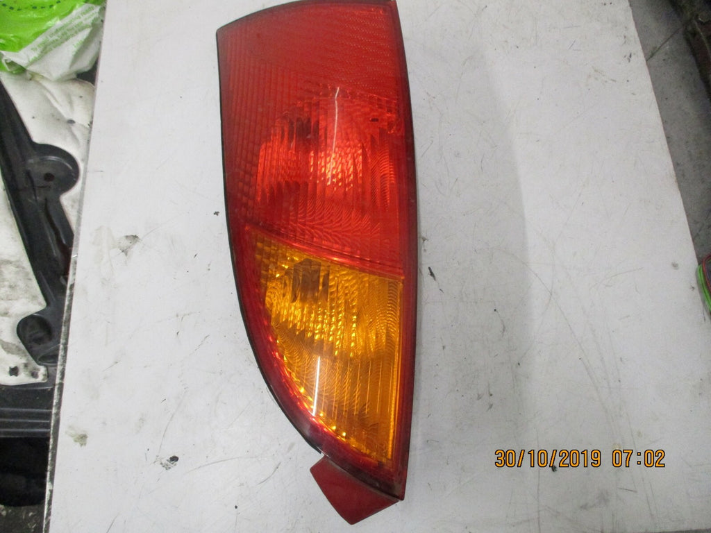 FORD FOCUS 2001 MK1 NSR PASSENGER NEAR SIDE REAR BRAKE TAIL LIGHT 1M5113405AD