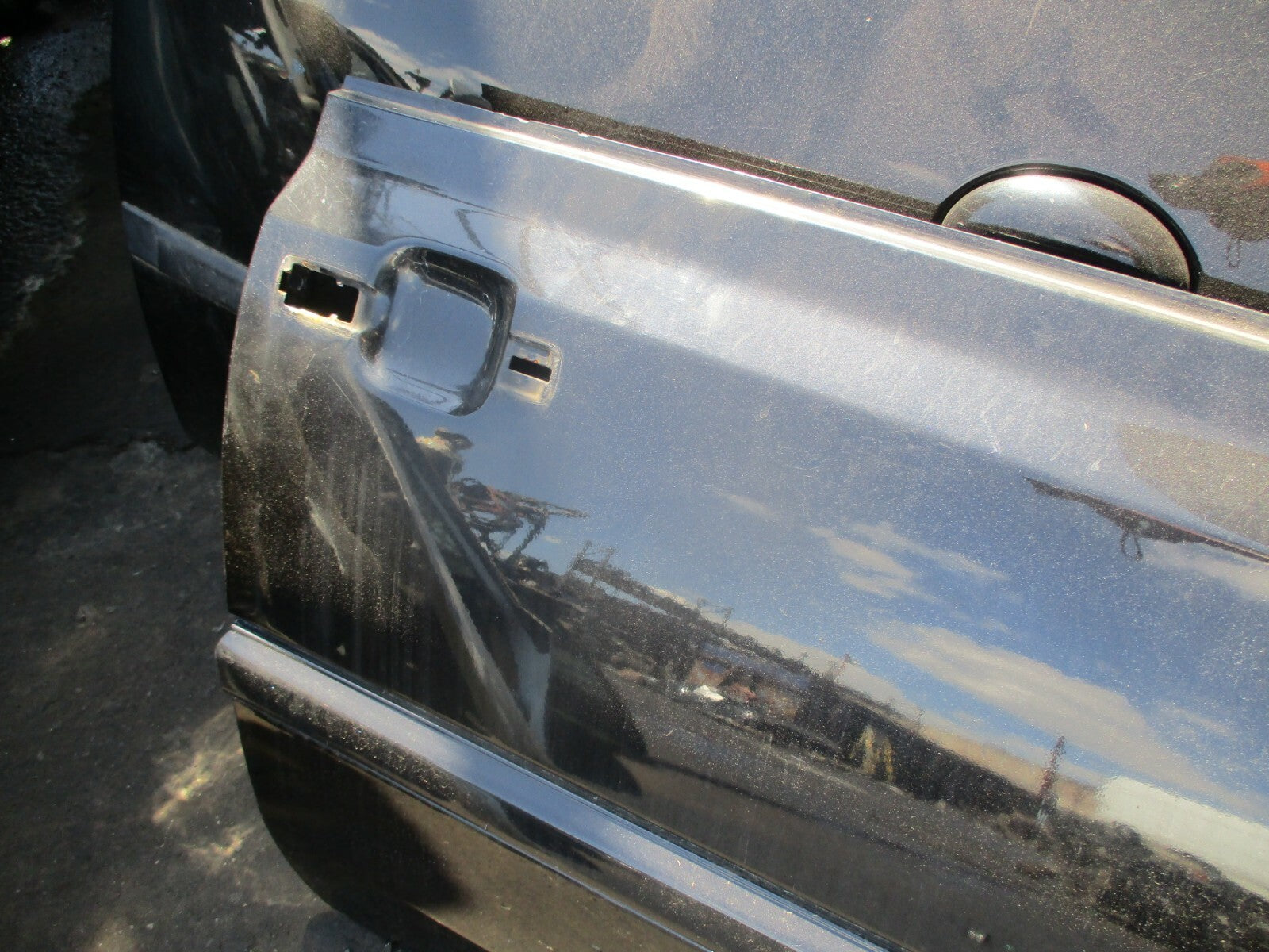 VW VOLKSWAGEN GOLF CABRIO 1998 BARE OS DRIVER SIDE DOOR SHELL FRAME BLACK
