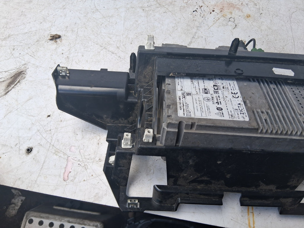 MERCEDES BENZ SPRINTER W907 2020 SAT NAV HEAD UNIT A9079009103