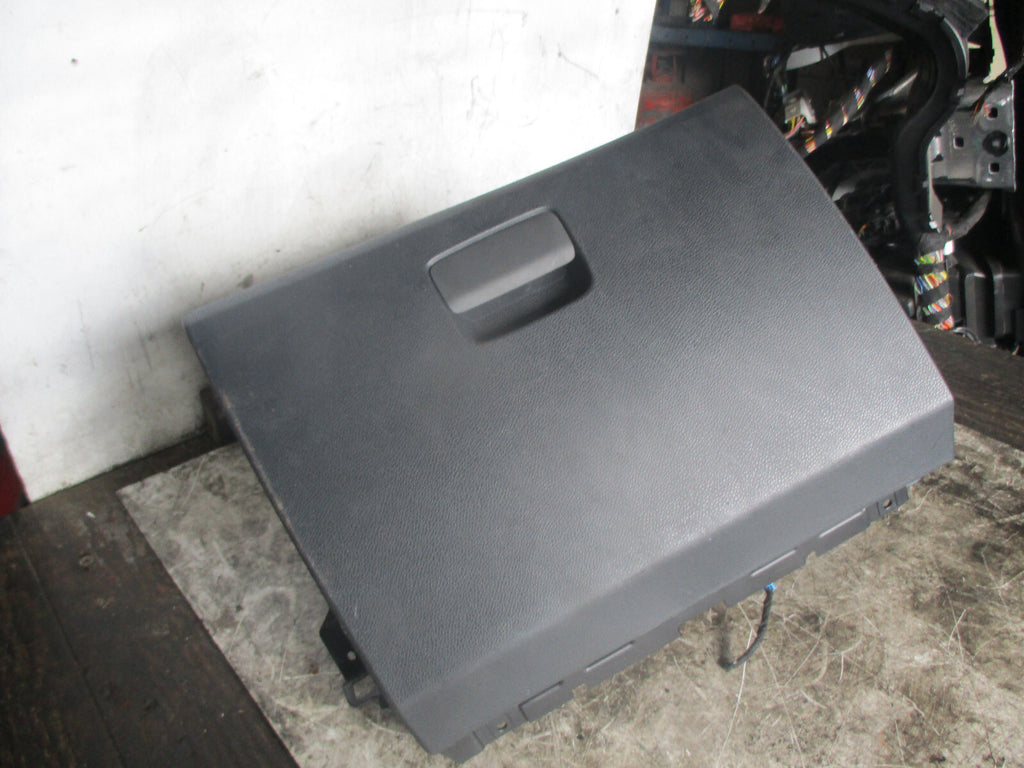 MERCEDES A CLASS 2016 GLOVE BOX STORAGE COMPARTMENT