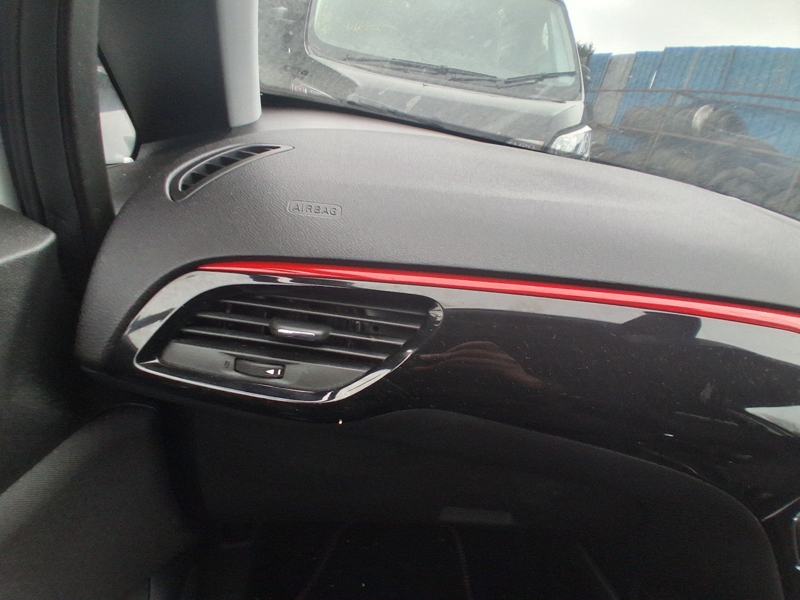2019 VAUXHALL CORSA E NS PASSENGER SIDE VENT WITH DASH TRIM RED BLACK