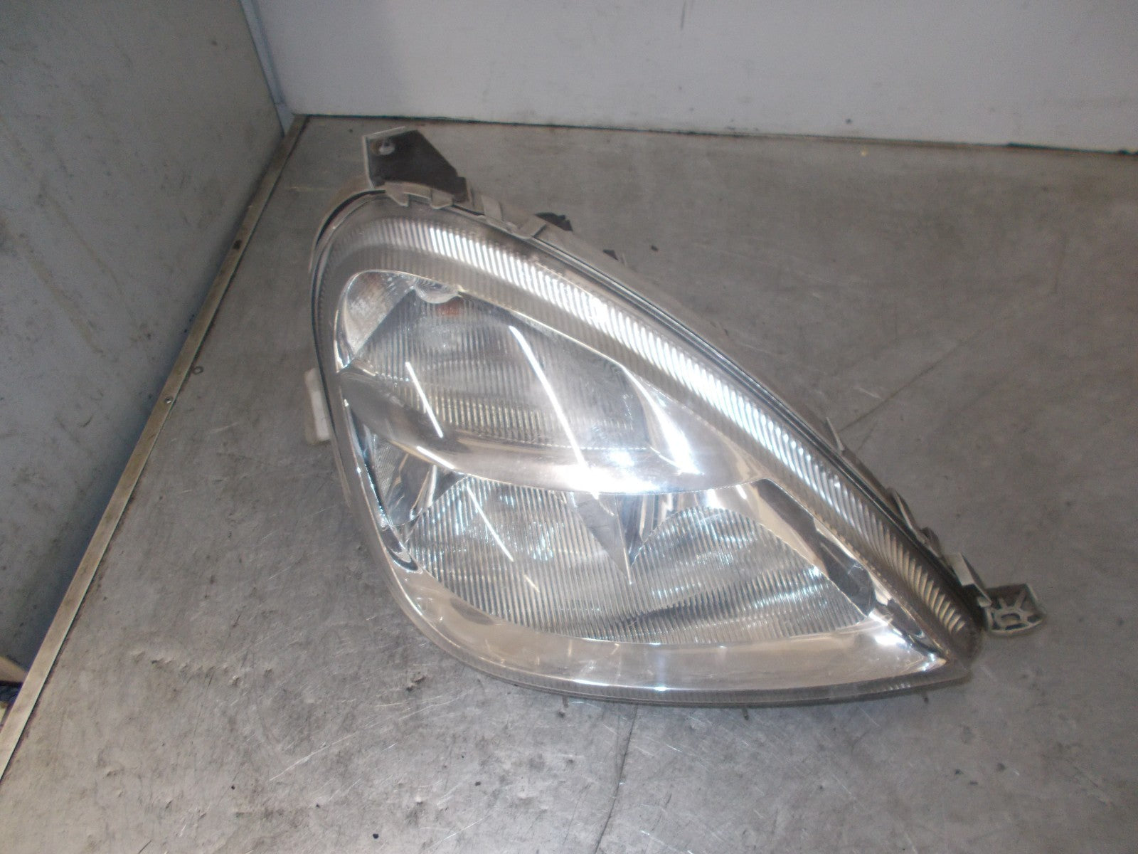 MERCEDES A CLASS A170 MK1 OS DRIVER SIDE HEADLIGHT A1688202061