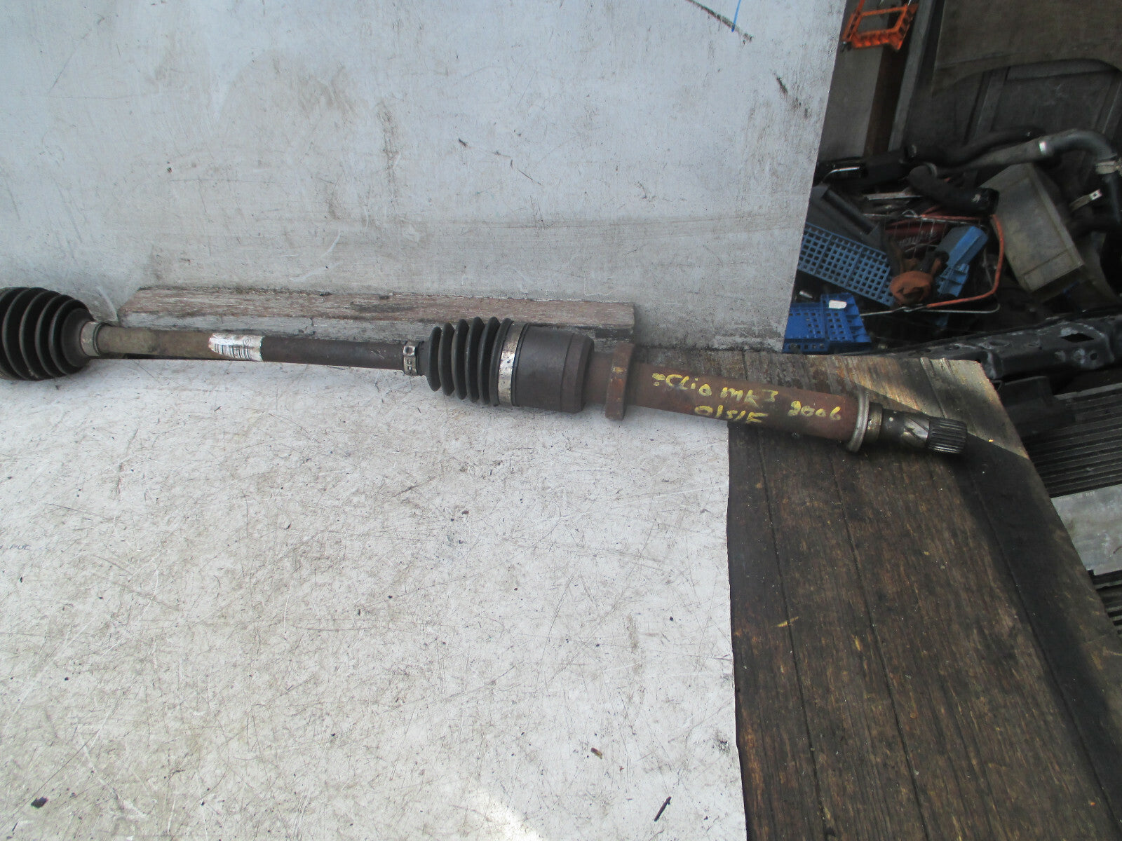 RENAULT CLIO MK3 2006 OSF DRIVER SIDE FRONT DRIVESHAFT