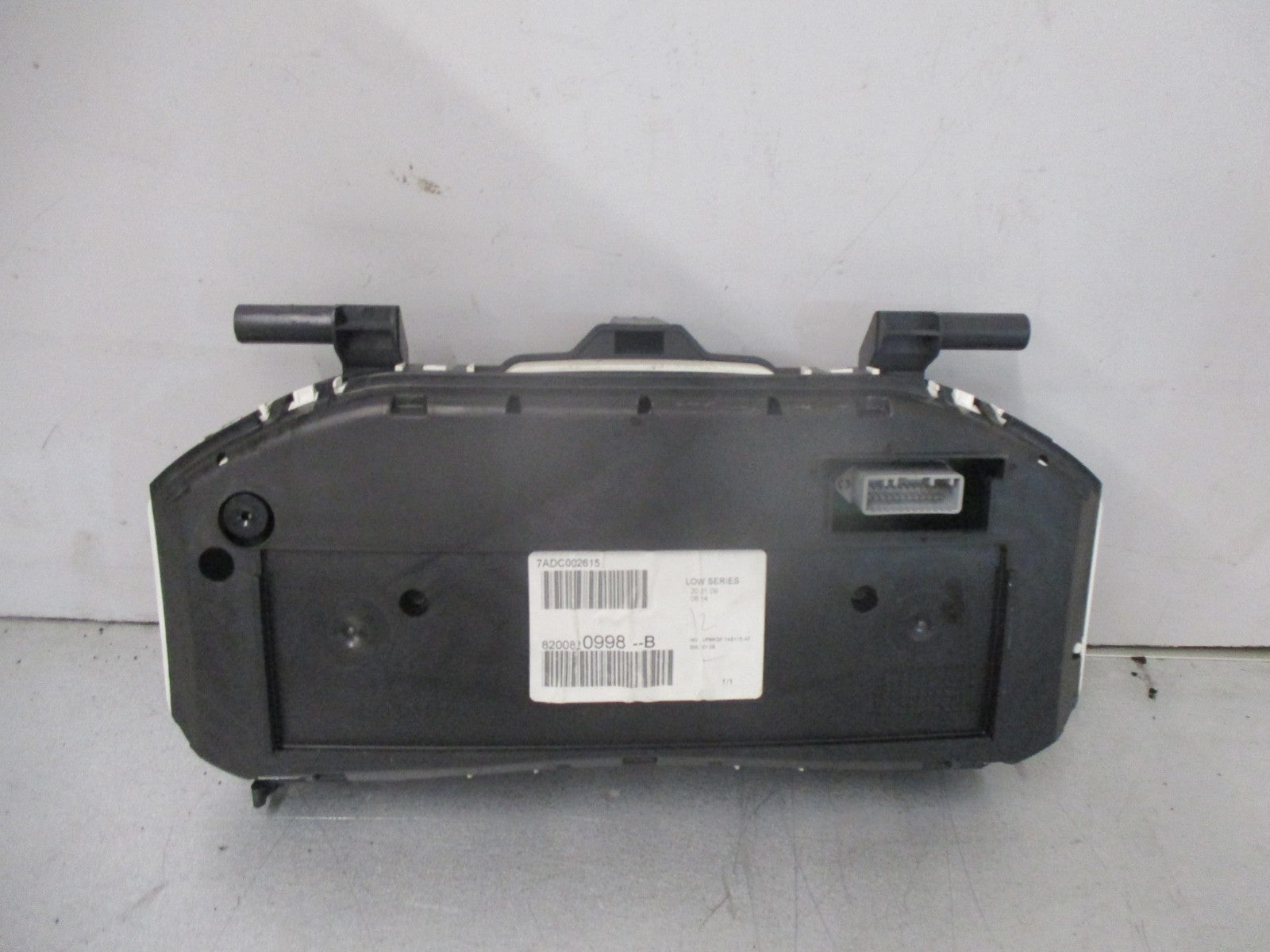 RENAULT CLIO MK3 SPEEDO METER INSTRUMENT CLOCKS CLUSTER 2RPF10A855AE