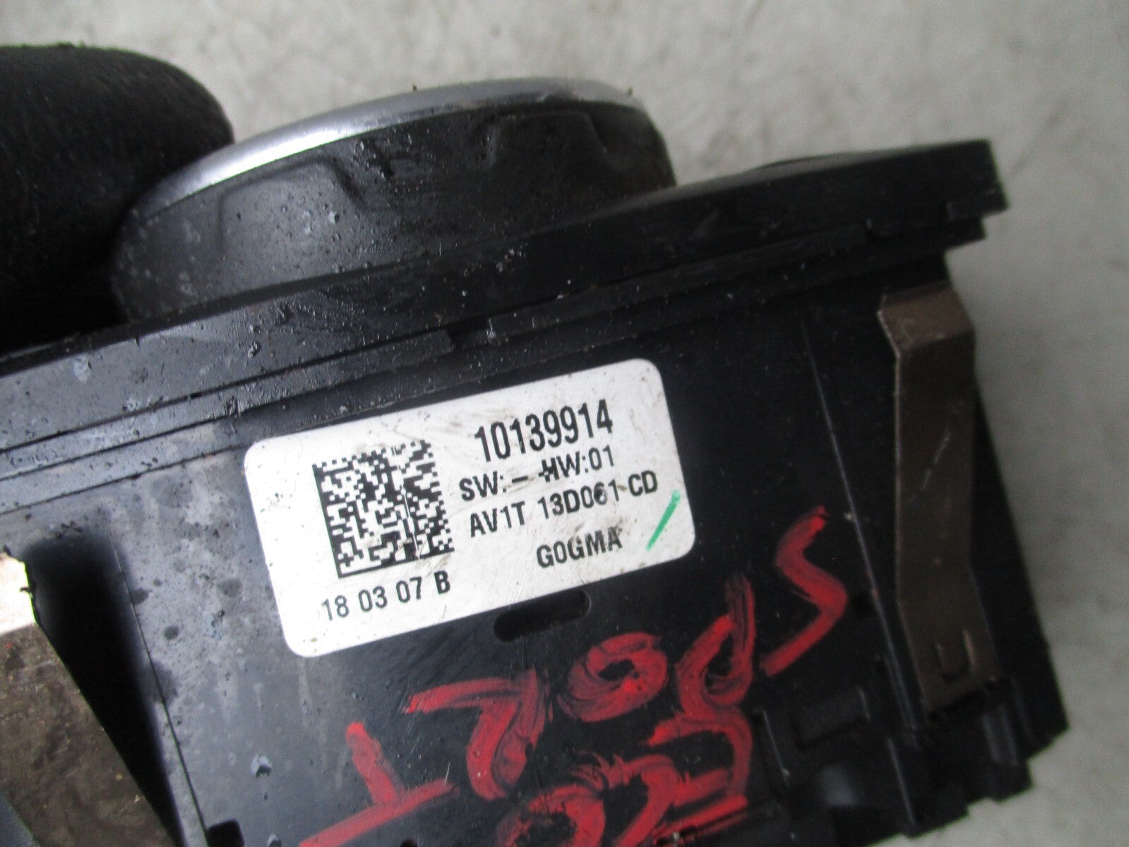 FORD ECOSPORT HEADLIGHT FOG LIGHT CONTROL SWITCH AV1T13D061CD