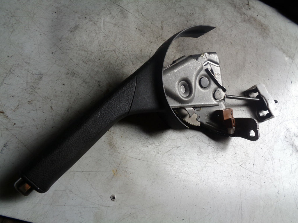 TOYOTA YARIS MK3 2013 HANDBRAKE LEVER BUTTON HANDLE ASSEMBLY
