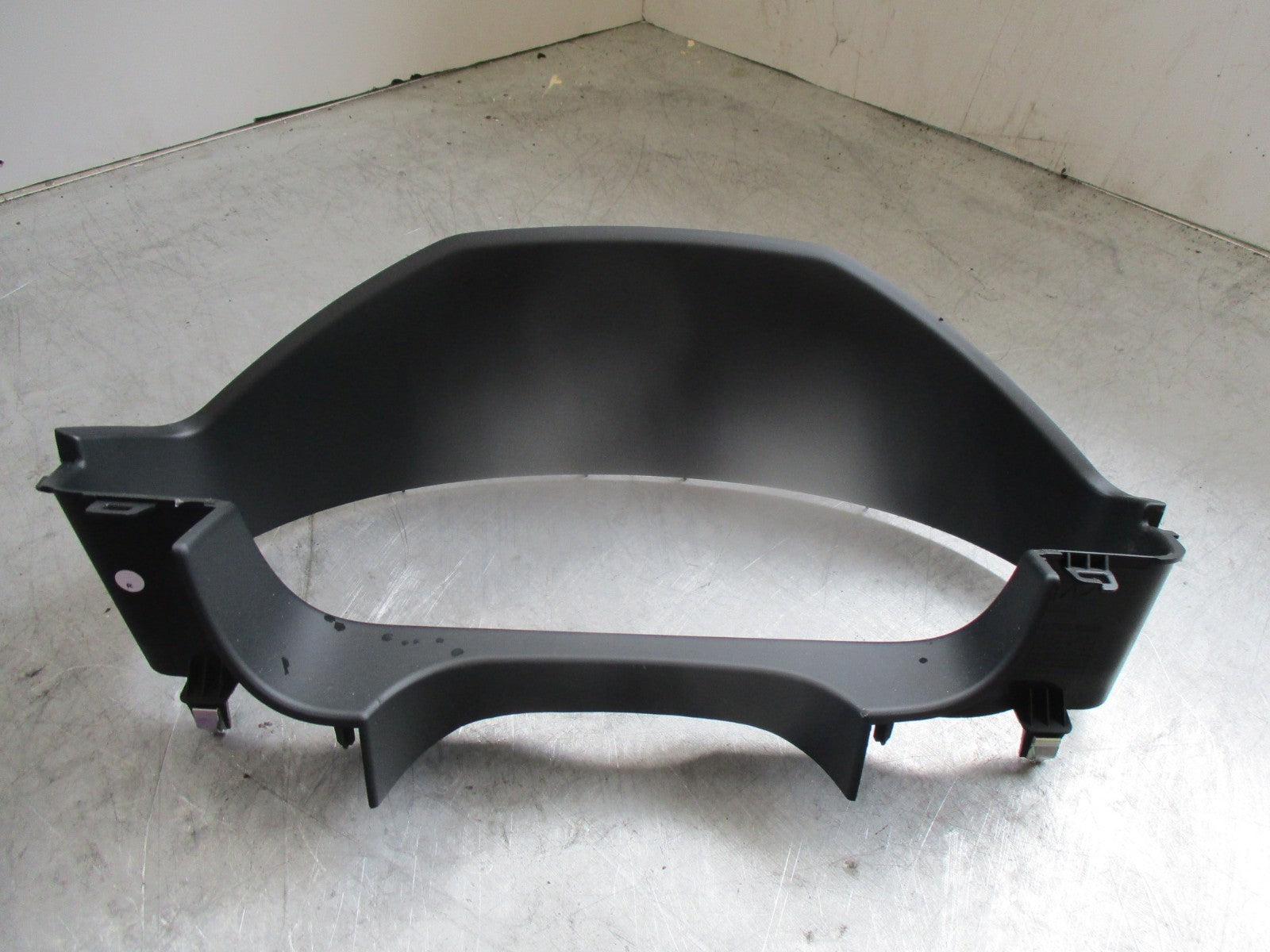 MERCEDES E CLASS W212 INSTRUMENT SPEEDO HOOD COVER SURROUND PLASTIC TRIM