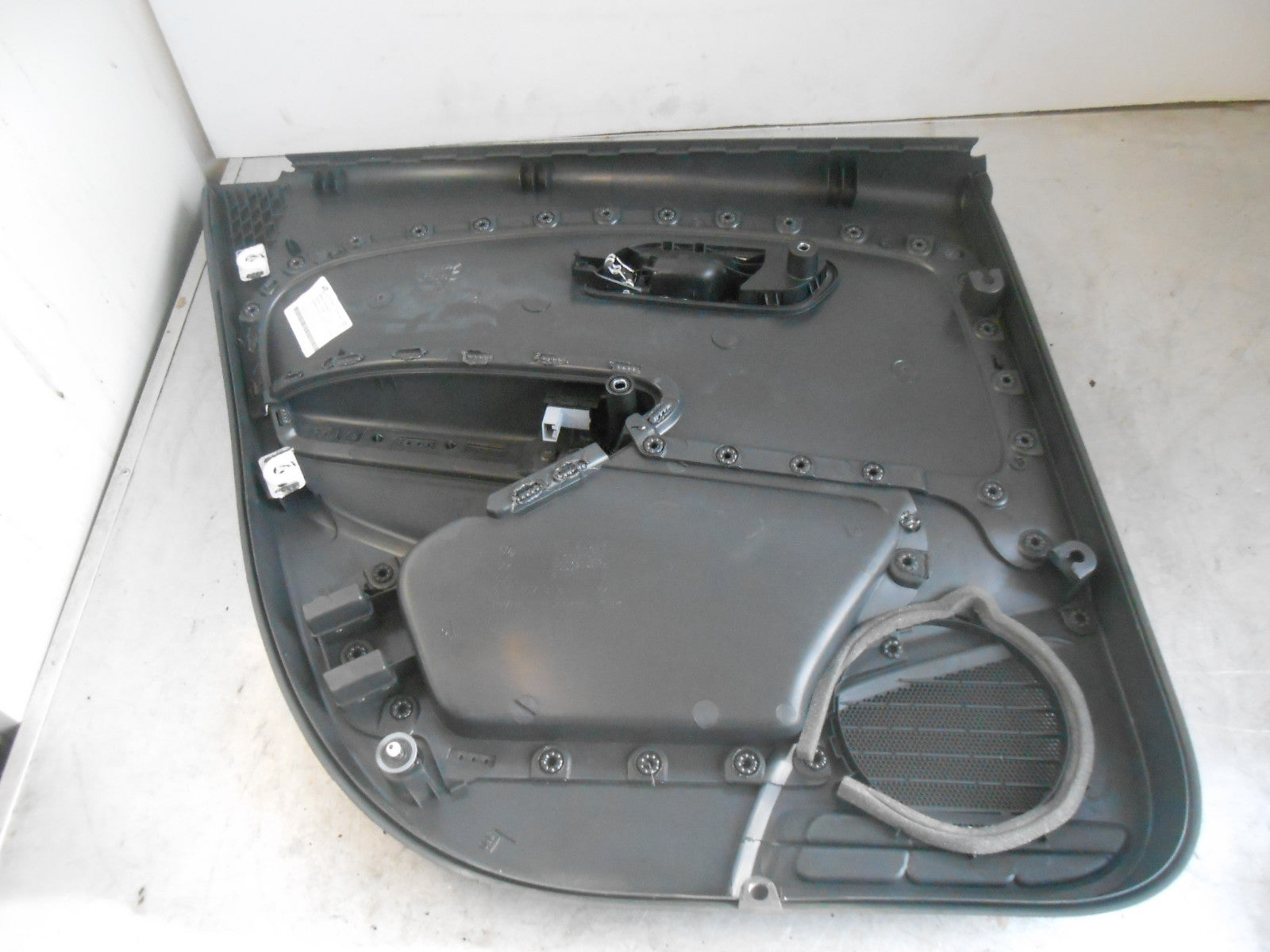 VW VOLKSWAGEN POLO 6C (MK5) 5 DOOR OSR DRIVER REAR INTERIOR DOOR CARD PANEL