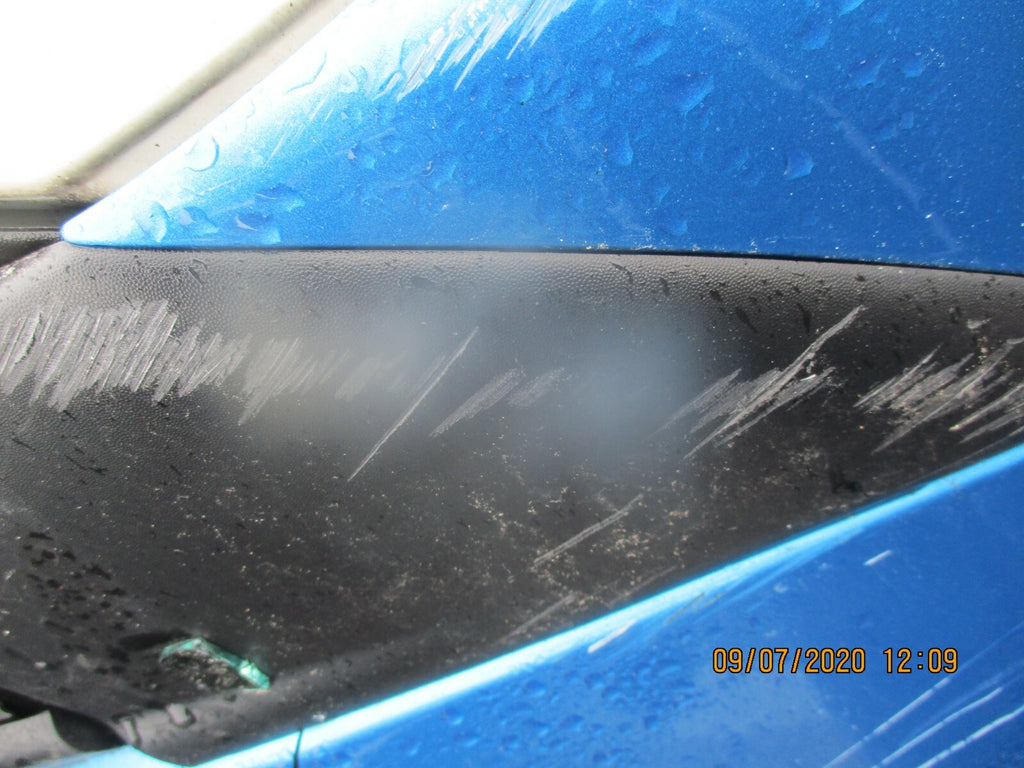 RENAULT CAPTUR 2014 MK1 HATCHBACK DRIVER SIDE RH FRONT WING CORNER TRIM