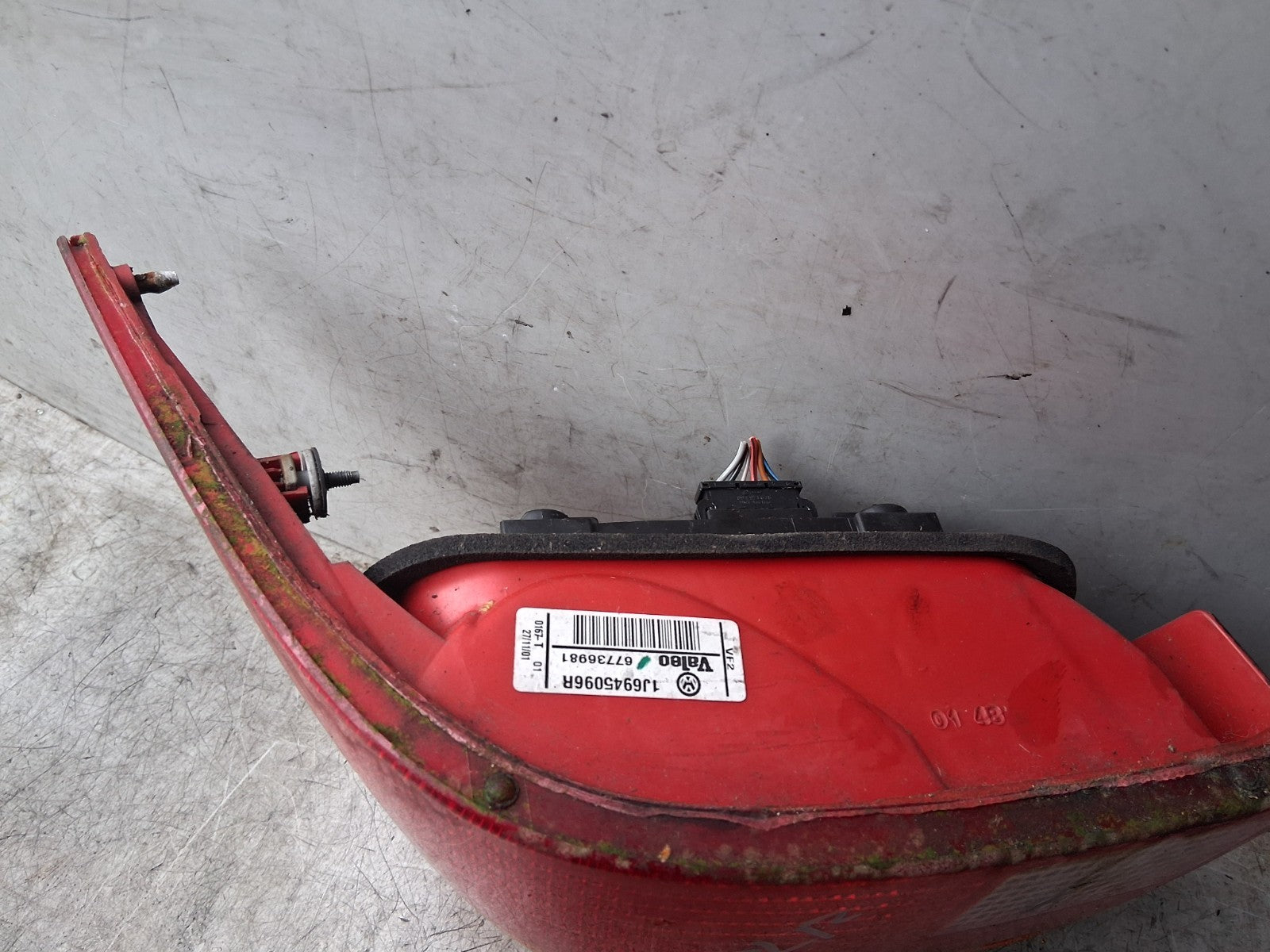 2002 VW VOLKSWAGEN GOLF MK4 OSR DRIVER SIDE REAR RIGHT TAIL LIGHT 1J6945096R