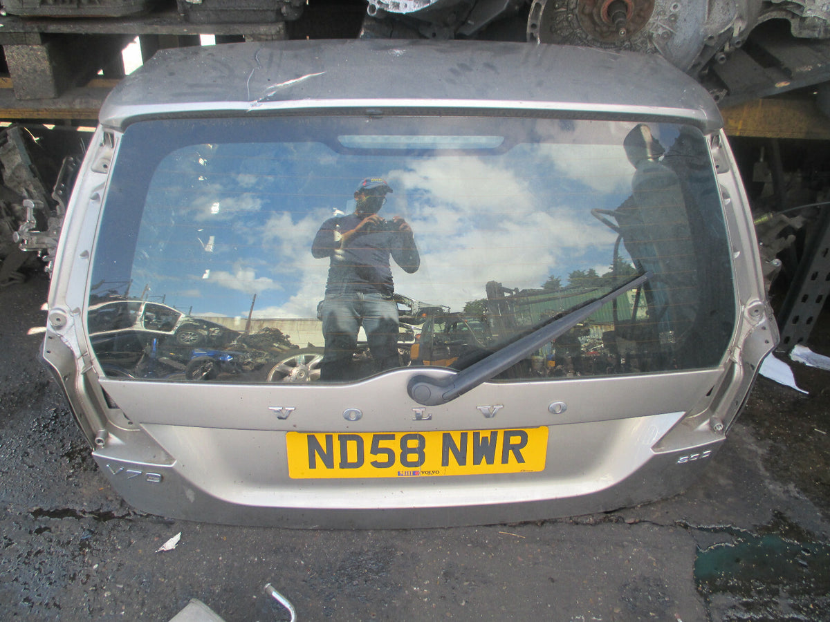 VOLVO V70 MK3 2008 REAR TAILGATE BOOTLID GOLD