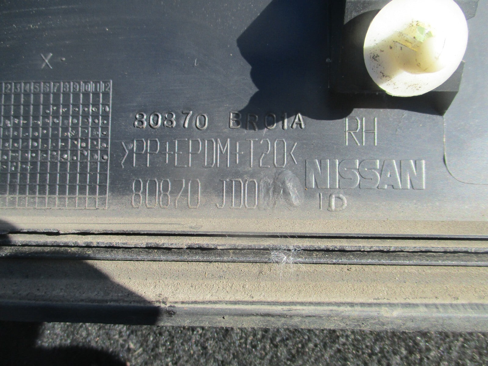 2012 NISSAN QASHQAI J10 OSF DRIVER SIDE FRONT RIGHT MOULDING TRIM 80870BR01A