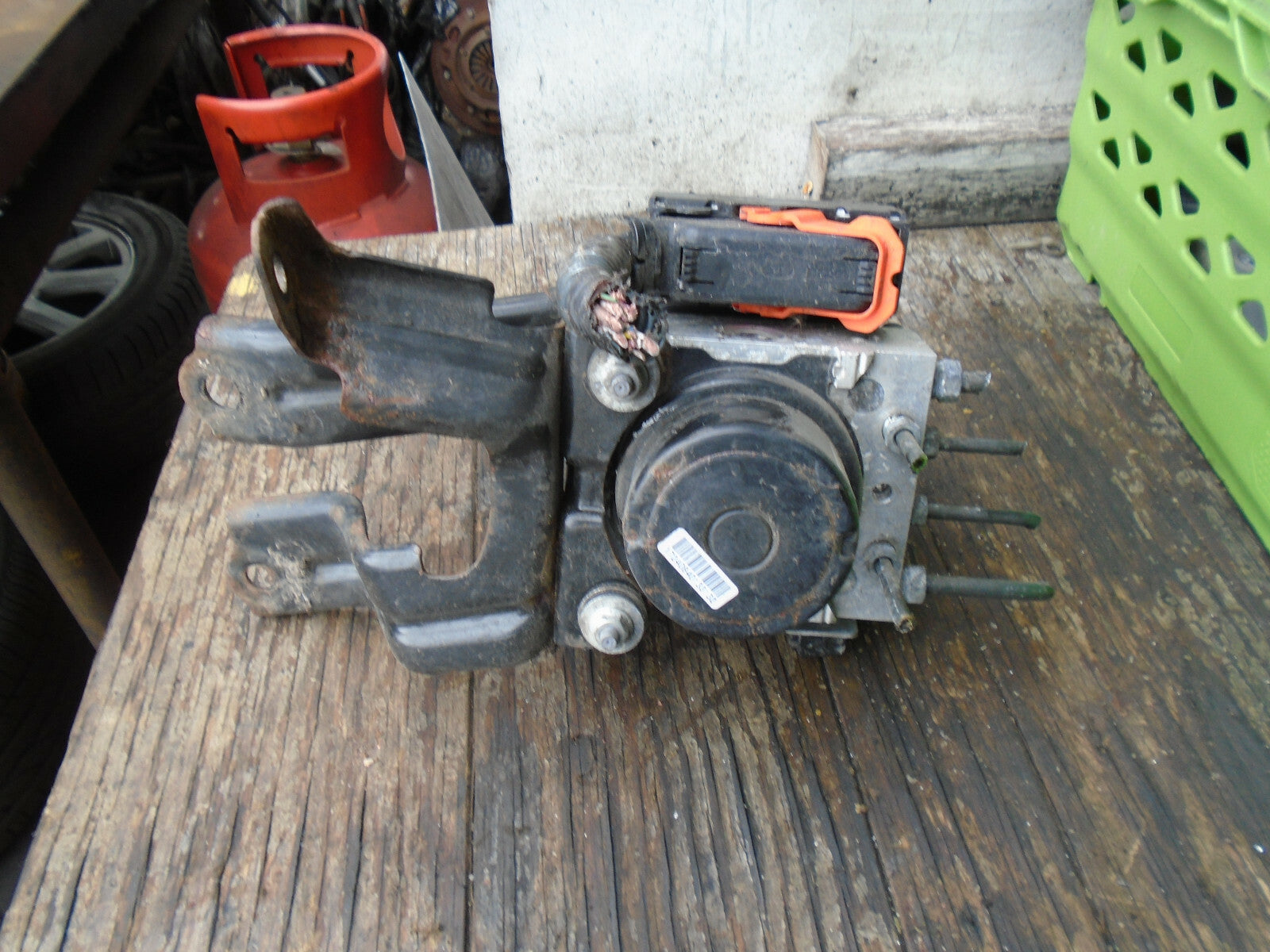 TOYOTA YARIS MK3 2014 1.3 PETROL ABS PUMP & MODULATOR 445400D020