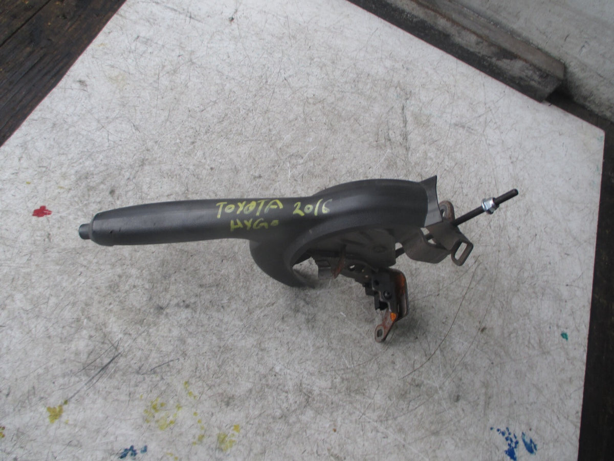 2016 TOYOTA AYGO MK2 HANDBRAKE LEVER AND HANDLE